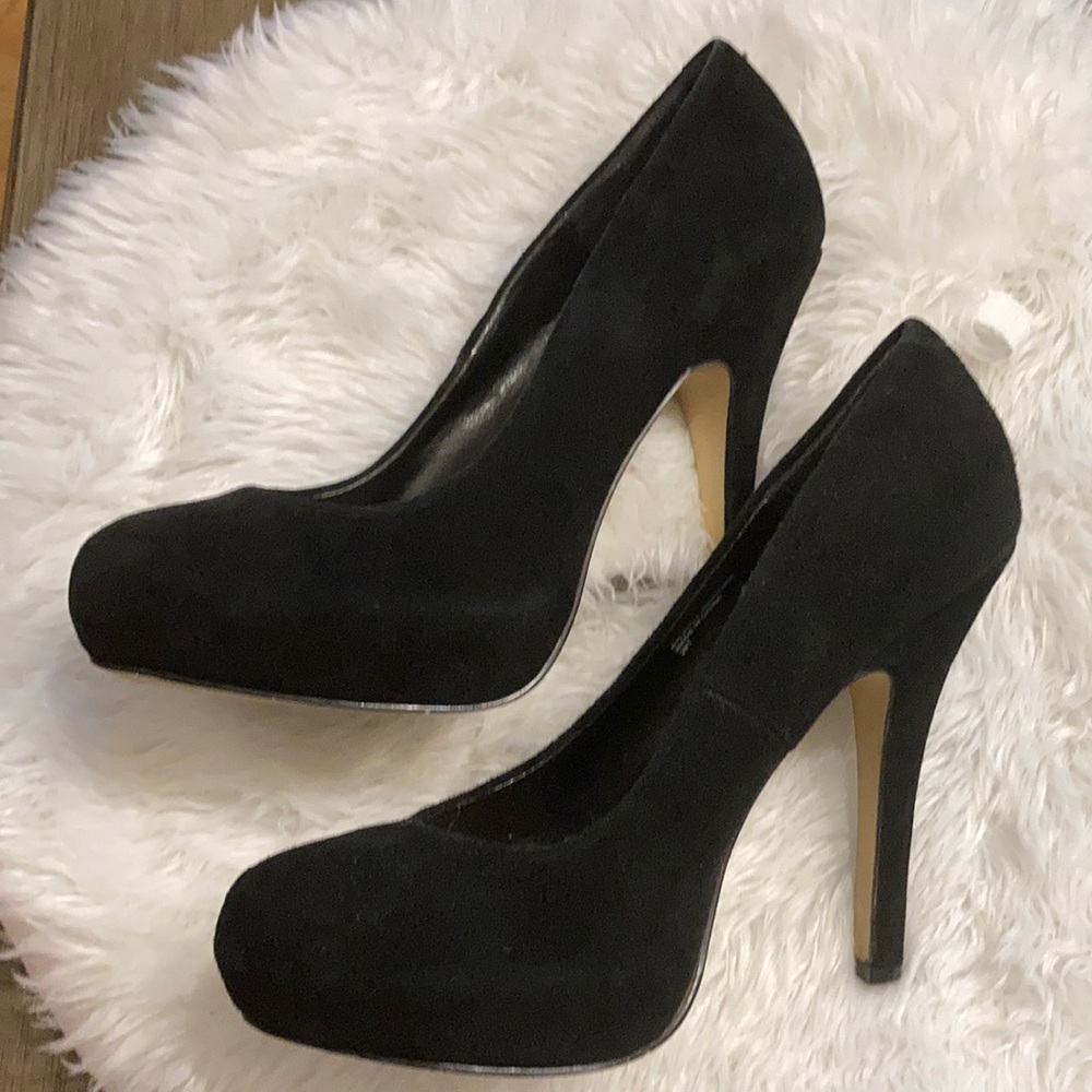 🚨LAST CALL🚨💄 Steve Madden Black Suede Pumps, 7.5